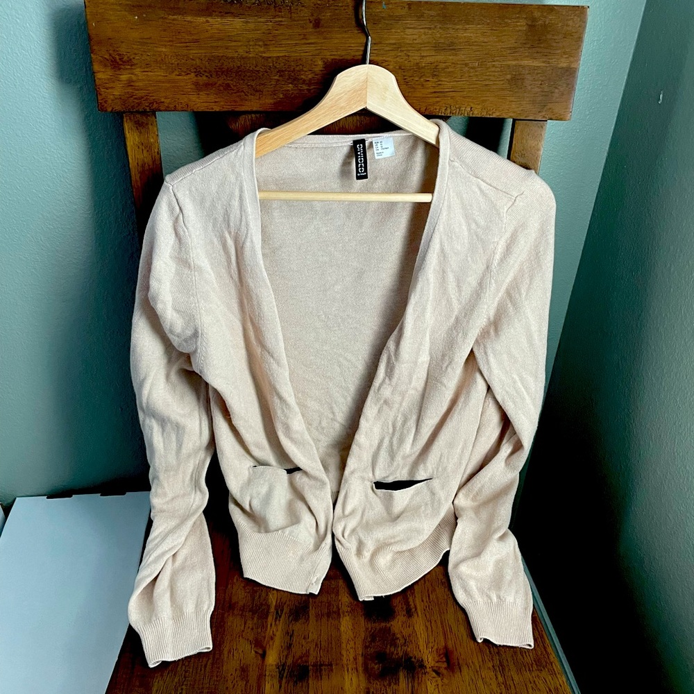 H&M Women’s cardigan; US Size 12; cream